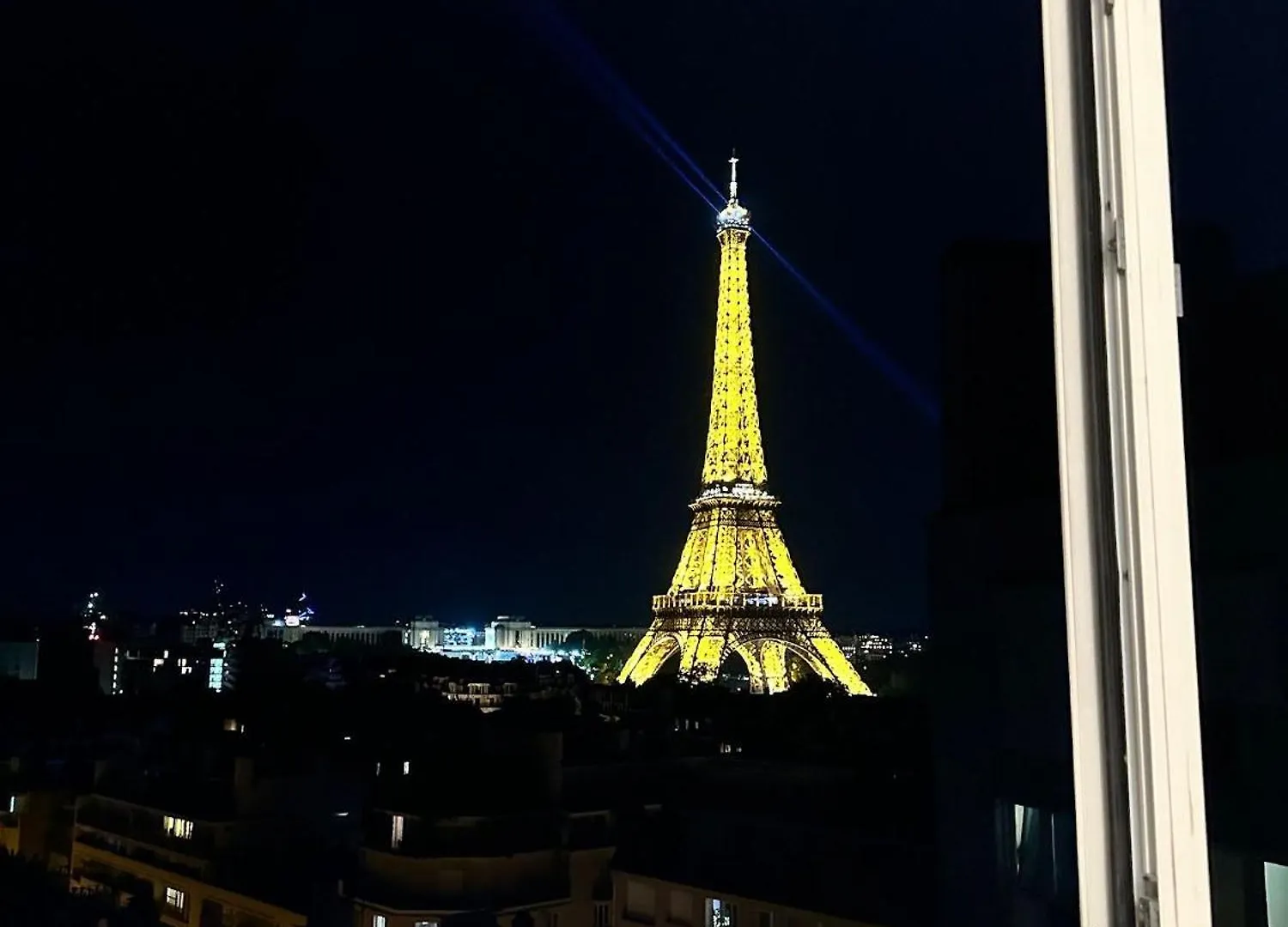 The Eiffel Tower - A Luxurious With Breathtaking Views Of The Eiffel Tower 파리