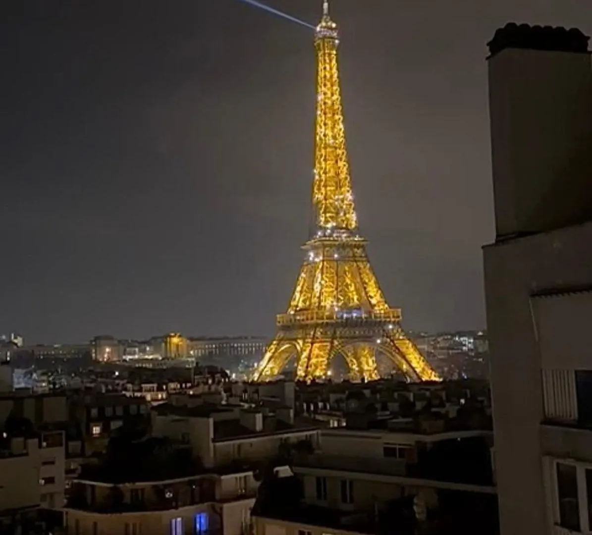 The Eiffel Tower - A Luxurious With Breathtaking Views Of The Eiffel Tower * Paris